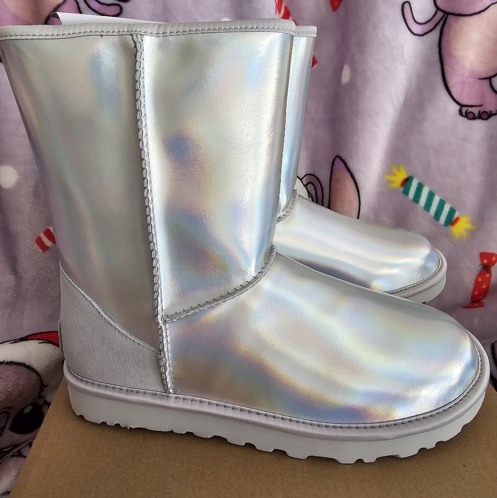 NIB UGG STUNNING IRIDESCENT COLOR!!! SIZE 8 WOMEN - Picture 10 of 12